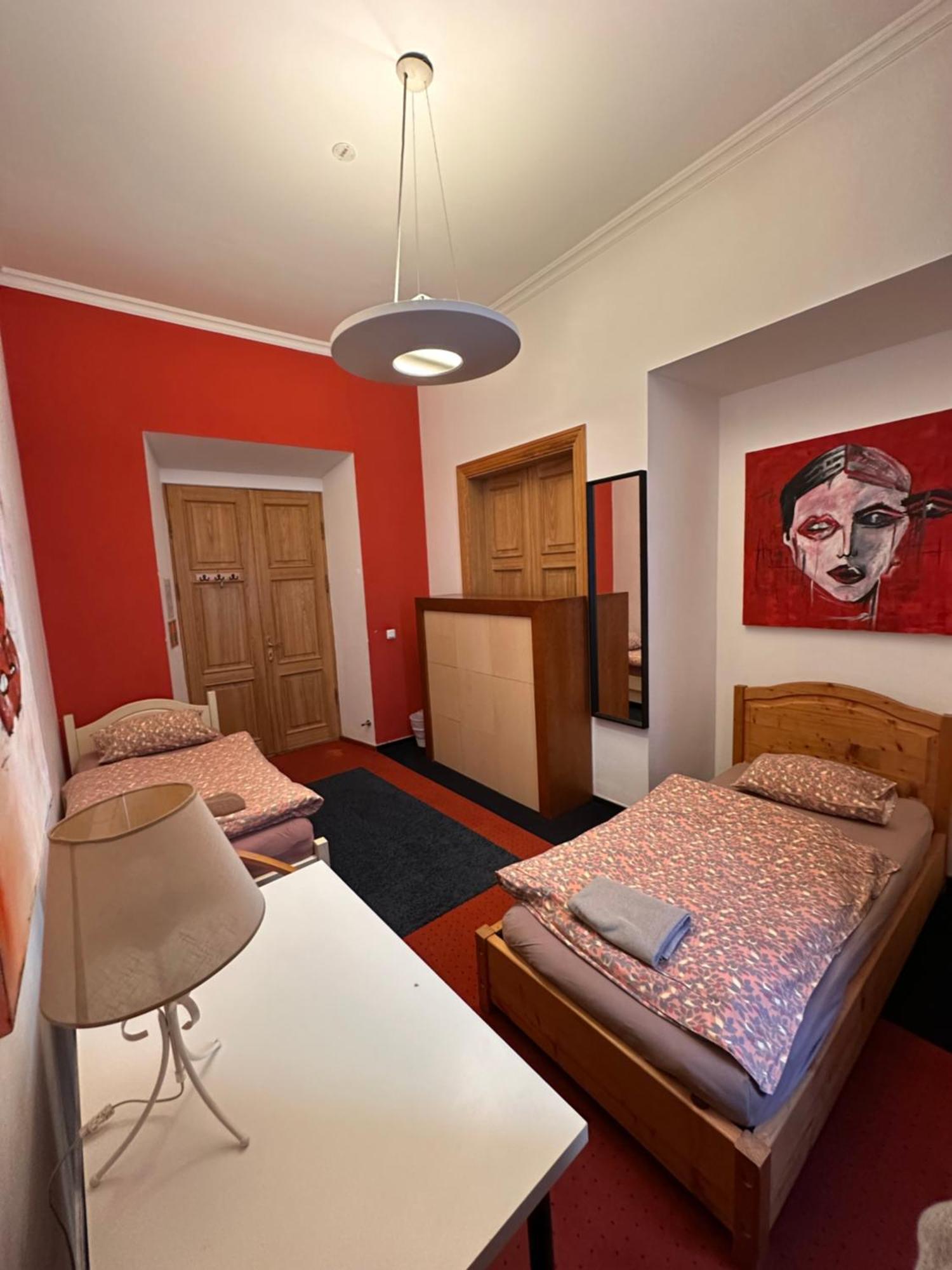 25 Hours Hostel ヴィリニュス エクステリア 写真